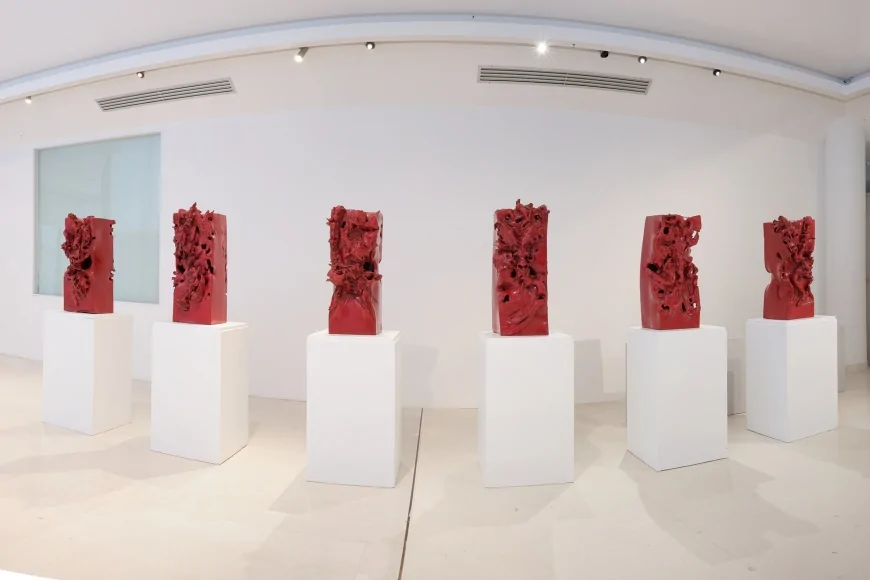 Al MIC Faenza continuano fino al 27 aprile le visite guidate alla mostra "Giacinto Cerone. L’angelo necessario"