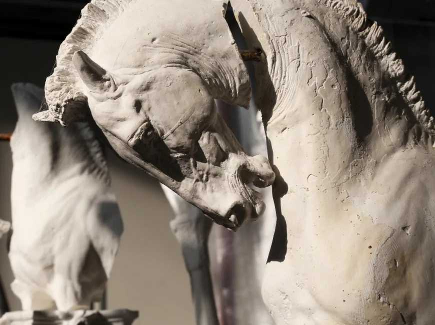 Equus Inter Lumina: la mostra di Gustavo Aceves in Sicilia