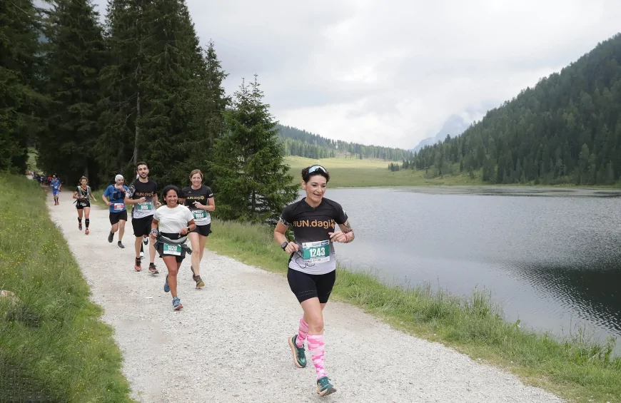 Primiero Dolomiti Marathon 2025: edizione record con oltre 1500 runner e maglia Salomon