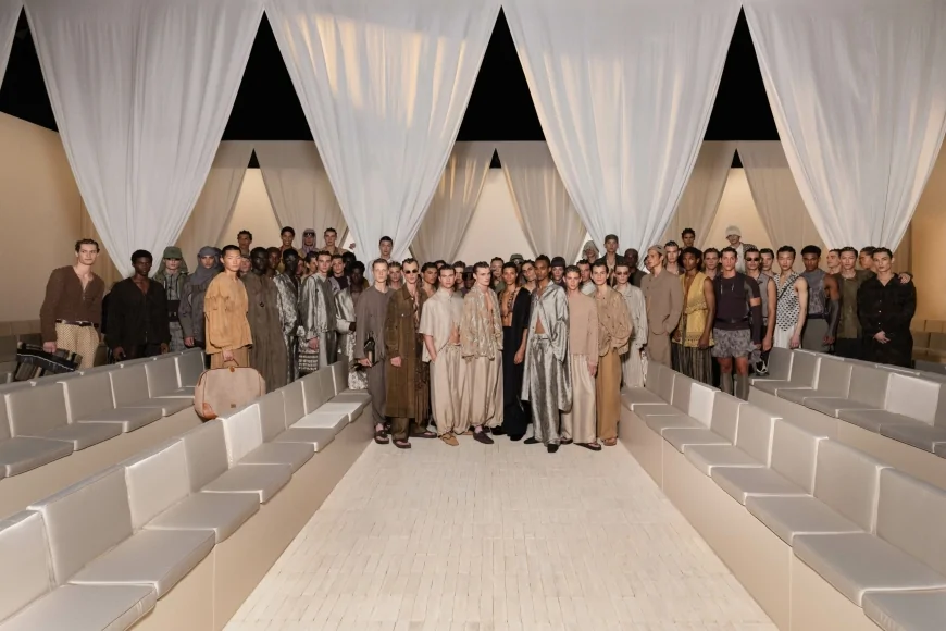 Emporio Armani incanta nel deserto: nuova collezione e addio di Leo Dell’Orco