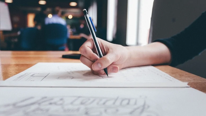 Scrivere a mano: benefici per cervello, memoria e creatività