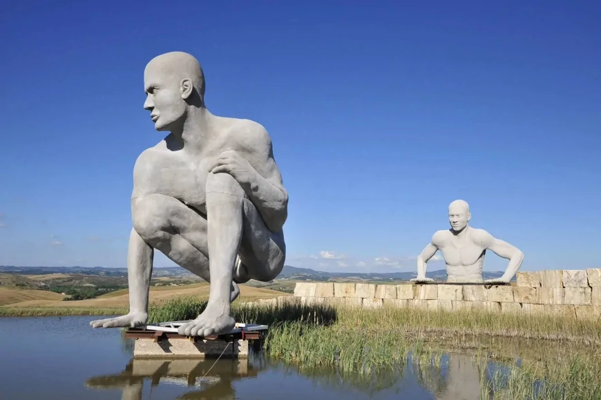 Anfiteatro Fonte Mazzola e le Presenze: arte e natura a Peccioli