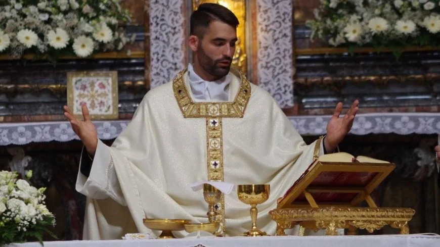 Lutto a Cannobio: addio a don Matteo, prete amato dai giovani