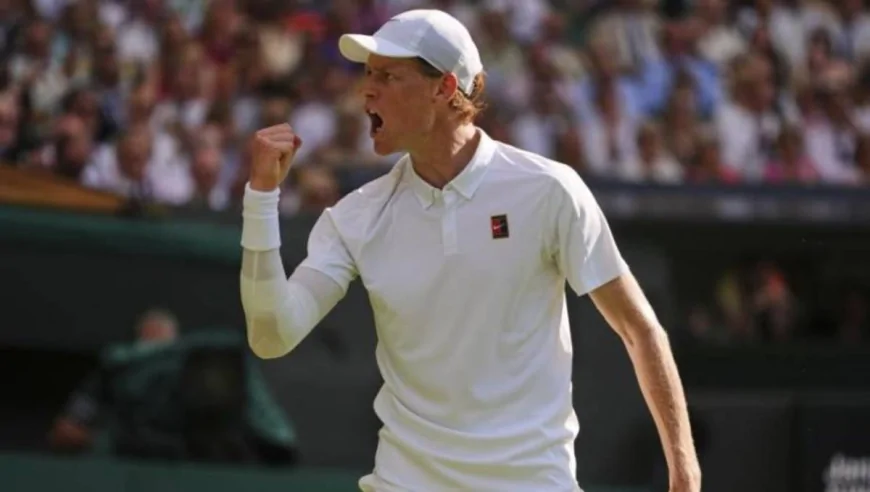 Sinner fa la storia: primo italiano a vincere Wimbledon, sconfitto Alcaraz in finale