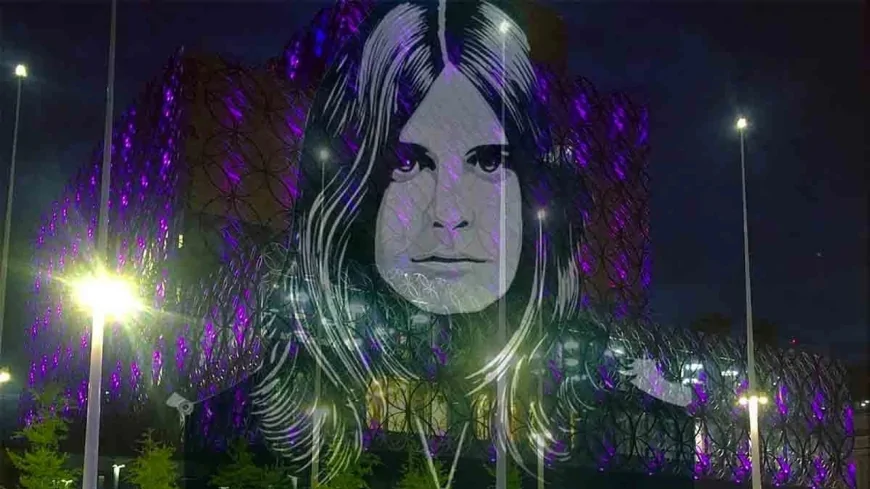 Birmingham in lutto per Ozzy Osbourne: folla al corteo funebre