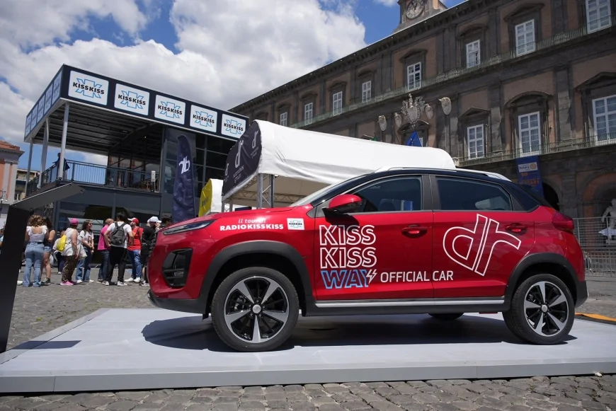 Kiss Kiss Way 2025 a Napoli: due serate in TV su Sky, TV8 e NOW