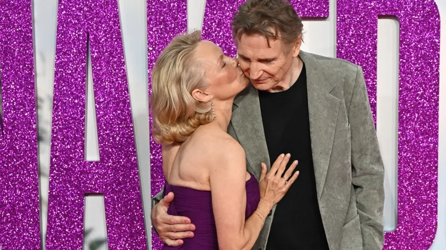 Liam Neeson ritrova l’amore con Pamela Anderson