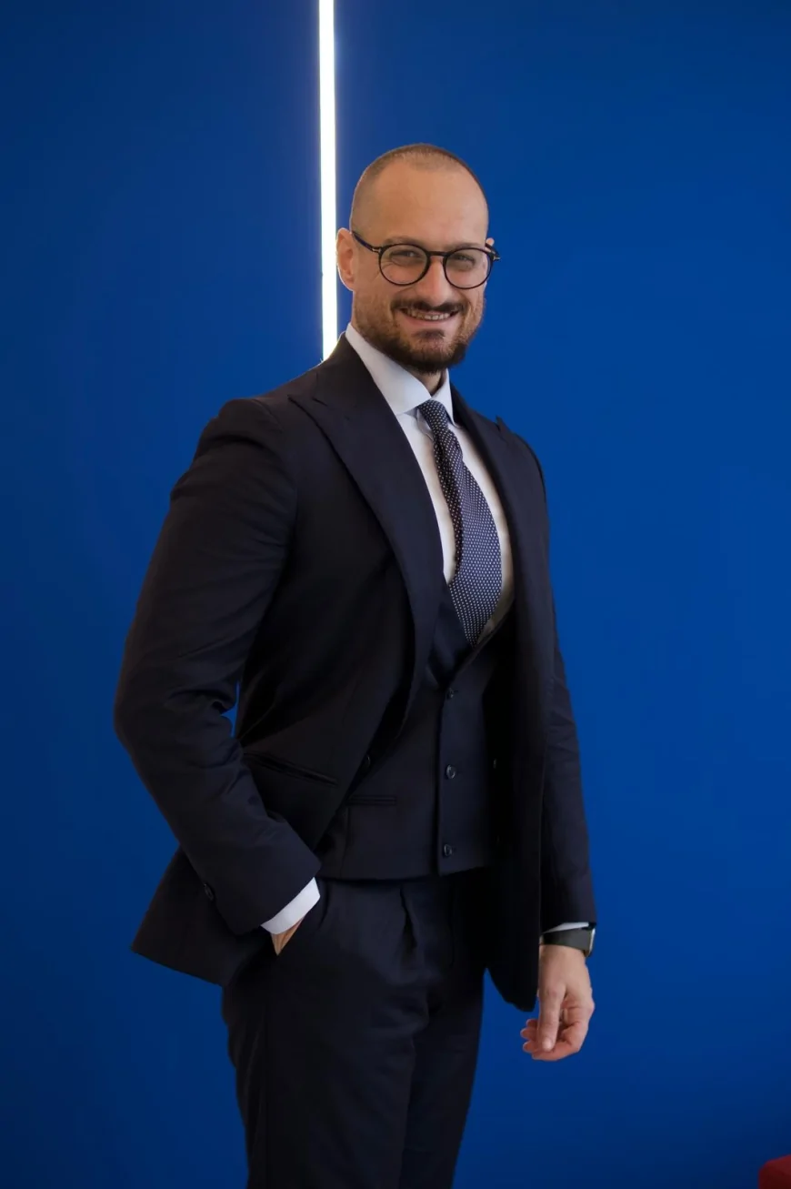 Dal dolore alla rinascita:  Luca D’Alterio al Red Carpet di Venezia 2025 promosso dal Salotto delle celebrità