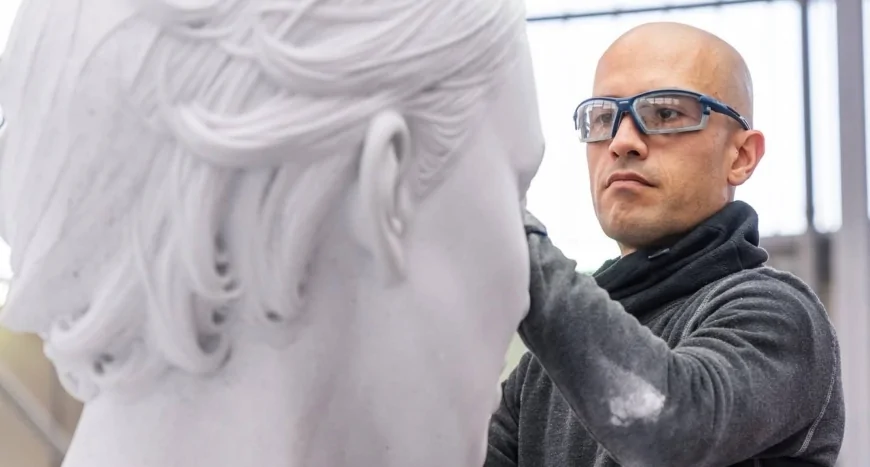 Meta censura Jago: bloccati i nudi del David, l’artista denuncia la scelta