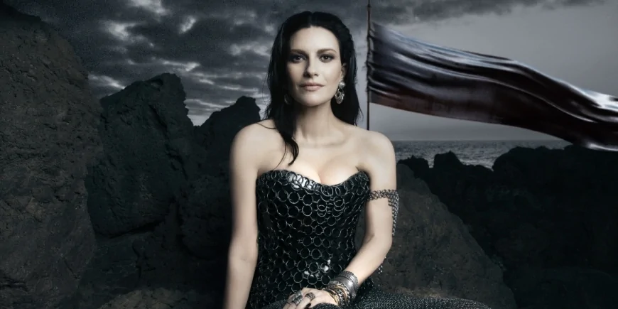 Laura Pausini: Io canto 2 e la nuova versione di La mia storia tra le dita