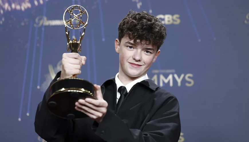 Emmy 2025: pioggia di premi per The Studio, Adolescence e The Pitt