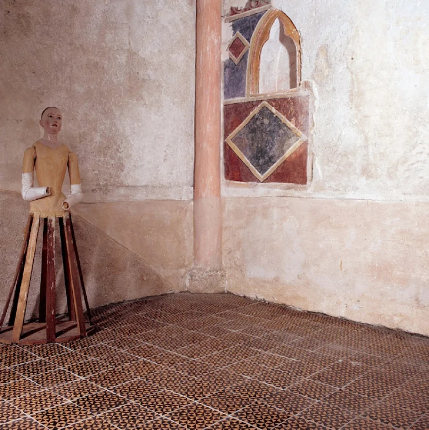 COTTOVIETRI: TRADIZIONE ARTIGIANA, RICERCA MATERICA E DESIGN CONTEMPORANEO AL CERSAIE 2025