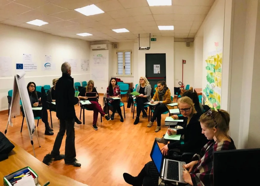 ONMIC RILANCIA IL FUTURO:  CENTINAIA DI PERCORSI FORMATIVI E BORSE  DI STUDIO PER LA CRESCITA PROFESSIONALE