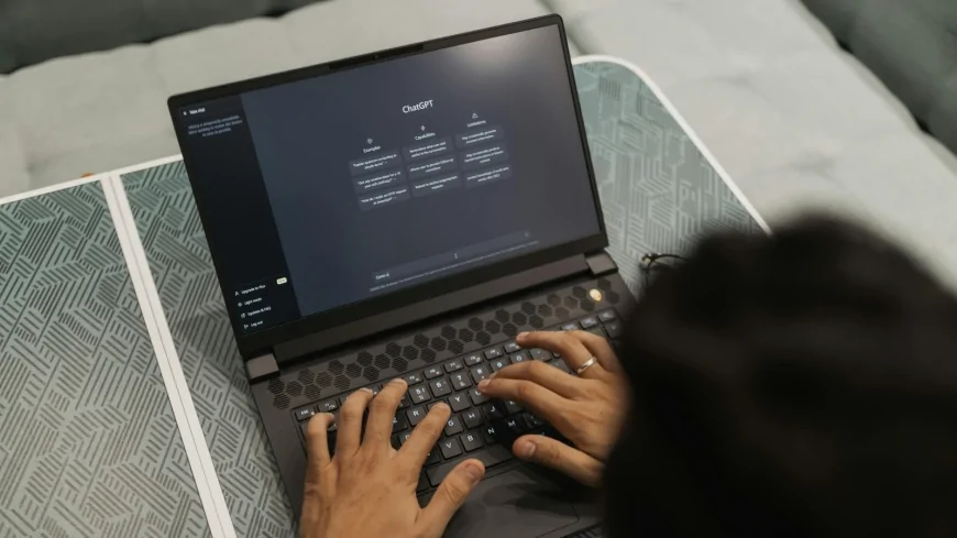 ChatGPT, istruzioni per l’uso: un’intera biblioteca a disposizione, ma ne leggiamo solo la copertina