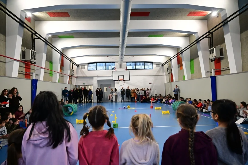 Milano, edilizia scolastica: inaugurata la nuova palestra della scuola primaria di via Console Marcello