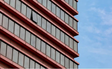 Edilizia residenziale pubblica. Oltre 10,5 milioni di euro per idoneità statica e abbattimento delle barriere architettoniche, la Giunta i Milano approva due accordi quadro per manutenzione