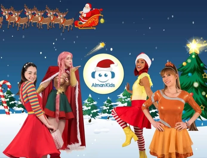 Tutta la famiglia Alman Kids riunita in teatro per festeggiare il Natale