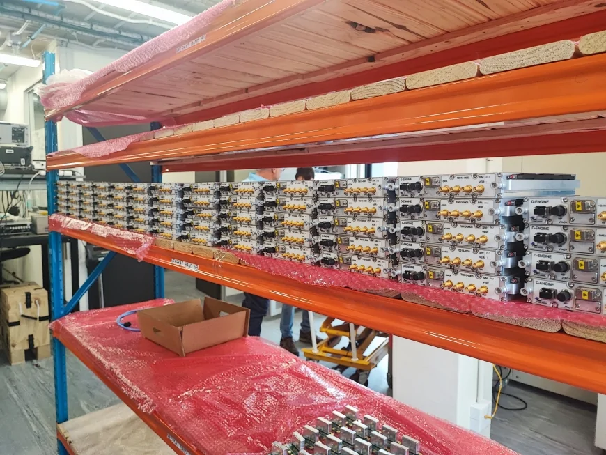 L’Italia potenzia il radiotelescopio sudafricano MeerKAT con la nuova banda 5B, aprendo una nuova finestra sull’universo