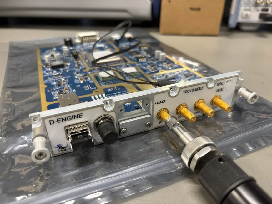 L’Italia potenzia il radiotelescopio sudafricano MeerKAT con la nuova banda 5B, aprendo una nuova finestra sull’universo