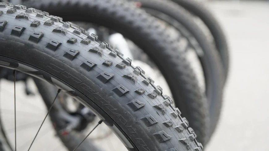 Ambiente: uno studio internazionale sull'inquinamento dell'aria da microplastiche degli pneumatici