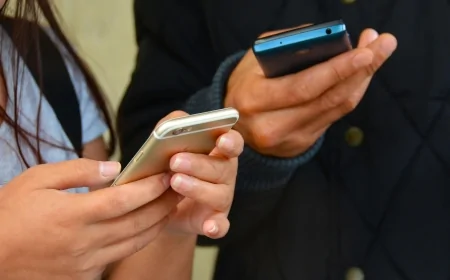 Meta: La Commissione Europea notifica eventuali misure provvisorie per invertire l'esclusione di assistenti di IA terzi da WhatsApp