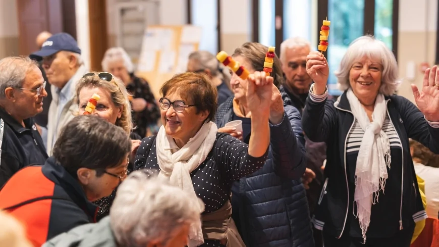 Milano, anziani più in salute nelle Case di quartiere: il progetto AMIS si estende a tutti i Municipi della città