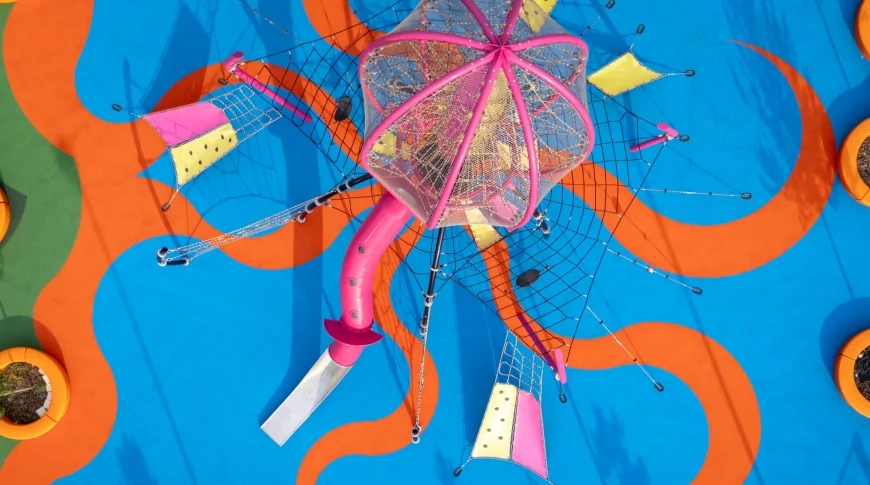 Arte pubblica, Milano: inaugurata l'opera "Octospider" di Jeremy Deller in conclusione del progetto ArtLine Milano