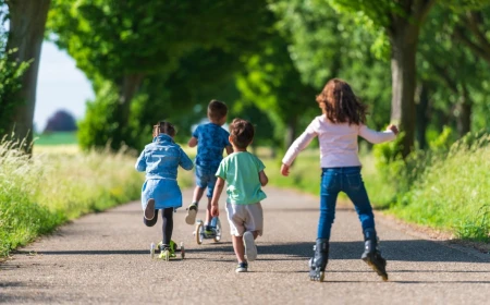 I bambini sono gentili per istinto molto prima di esserlo per scelta: lo studio di Milano-Bicocca sullo sviluppo della prosocialità dai 3 ai 10 anni